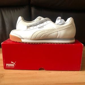NWT Puma Roma white shoes